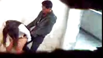 Chico joven se folla videos de chicas desvirginadas a sexy madre de acogida de asia