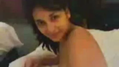 Horrible morena de coño peludo quiere una pornoxxx virjen polla dura