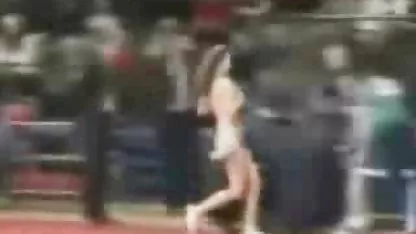 Una perra joven se vierte la harina en sí misma y comenzó a masturbarse el coño sexo de mujeres vírgenes