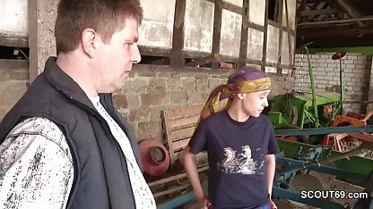 Caliente sexy acaricia el coño colombianas virgenes xxx en la cocina