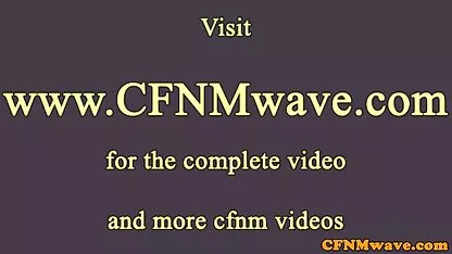 Chica xxx virgenes de 18 años con una hermosa figura se acaricia a sí misma delante de una webcam