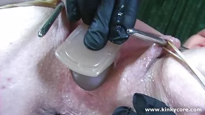 El padre contrató a una institutriz de una hija adulta y pillado desnudo en videos xxx de mujeres virgenes la cama