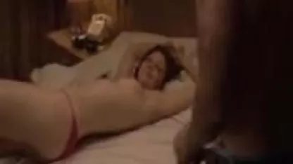 El chico tomó una chicas virgenes y peludas chica en la calle