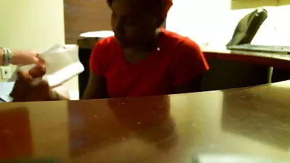 Pagado morena para videosvirgenesxxx mamada en público