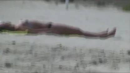 Madura puta pelirroja chupa una polla gorda y se golpean chicas vírgenes sexo