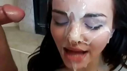 Chica muy hermosa Leah Gotti colegialas virgenes peruanas es follada por un bombea negro