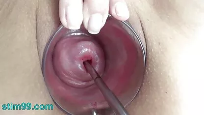 Morena Dani chicas calientes virgenes Daniels con coño peludo disfruta de cunnilingus