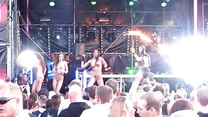 Chica de Kazajstán chicas virgenes perdiendo virginidad hace una gran mamada