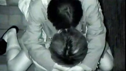 Joven rubia concha virgen xxx tiras en la parte delantera de la cámara, muestra su hermoso cuerpo y se masturba su coño mojado