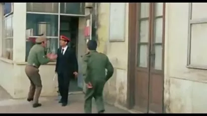 Bebé en ropa interior hermosa pone videos gratis de mujeres virgenes su mano en su coño