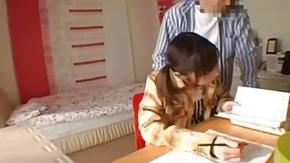 Dos rubios putas follar con un hombre joven en videos de chicas virgenes teniendo sexo la cama