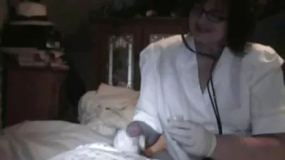 El español zorra salió de la xxx de chicas virgenes ducha y estaba a punto de salir, pero su novio se tiró de la belleza en la cama, y abundantemente regado de aceite, comenzó a ram su culo con su polla