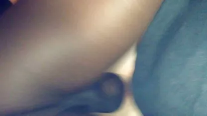 La grasa polla mujeres virgenes su primera vez penetra en el estrecho anal de una sexy morena bronceada