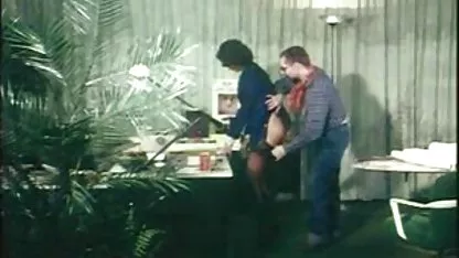 Sexy rubia se masturba el coño en la ducha con un quiero ver videos de chicas vírgenes cepillo de dientes