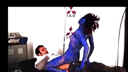 Joven, dulce desvirgadas punto com rubia acaricia su jugoso kitty