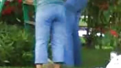 Alla bellamente chupa desvirgadas teen un pene grande