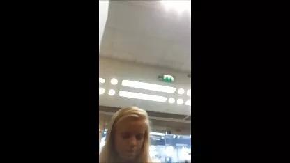 Dos putas sexy dispuestos trío interracial con un negro guapo videos desvirgaciones