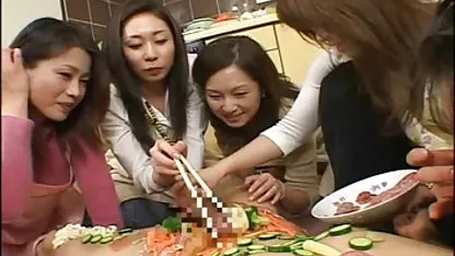 Morena se masturba con videos de mujeres desvirgadas dos vibradores