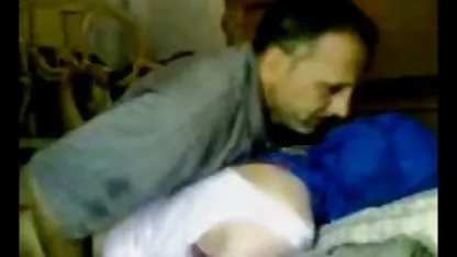 Adulto rubia hace jovenes virgenes xxx una buena mamada