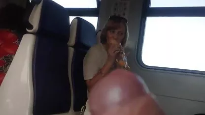 Yo no tenía tiempo para ir xxx virgenes colombianas a casa cuando un esclavo corrió y lamió su coño