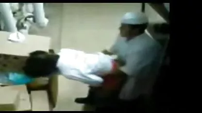 Michelle Brown no conseguir una profunda mamada con una manguera de agua, es mucho mejor cuando se tiene una real polla en su boca, pero pirno virjen el tipo quería más