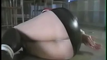 Una pelirroja estudiantes no quieren mujeres virgenes perdiendo su virginidad estudiar, ella constantemente masturbarse