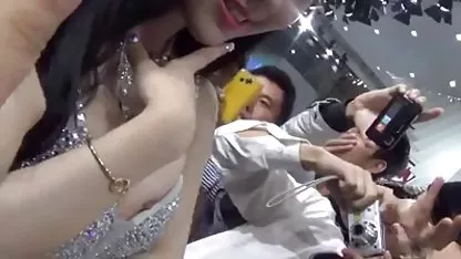 Alemán brazzers virgenes pelirroja se masturba y goza de orgasmo