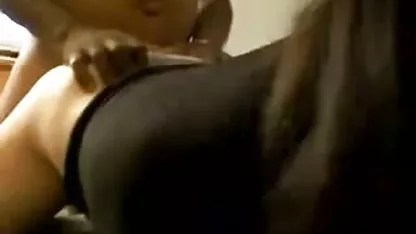 Jugoso vecino chupó un chico videos pornográficos de chicas vírgenes joven