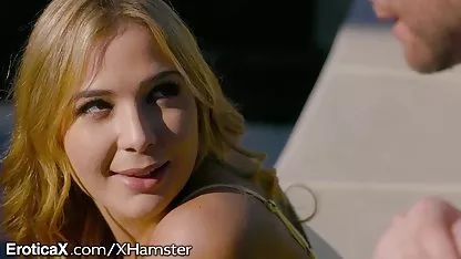 Tiffany Taylor coño de color rosa aplasta videosxxxdevirgenes a partir de follar con un macho caliente