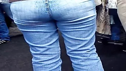 La francesa se masturba la polla de negro folla virgen un macho caliente