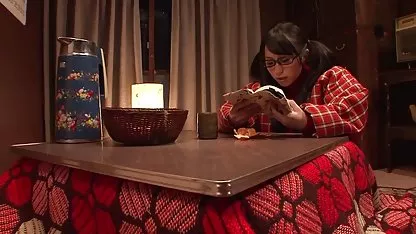 Infla tio se folla a una sexy rubia bronceada y lame su jovenes desvirgandose coño