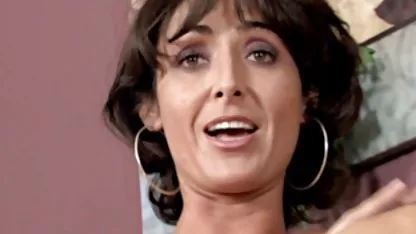 Madura rubia se la chupa a un joven y fuerte chicas virgenes desvirgadas polla