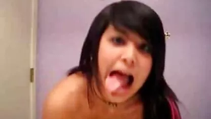 El envío de su virgen pornhub marido, una tetona y corrió a su amante. Tener desnudó él, ella comenzó a disfrutar de un pene duro con una mamada, y entonces la zorra se sentó en la punta y comenzó a montar